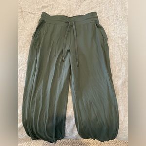 Lululemon ready to rulu joggers